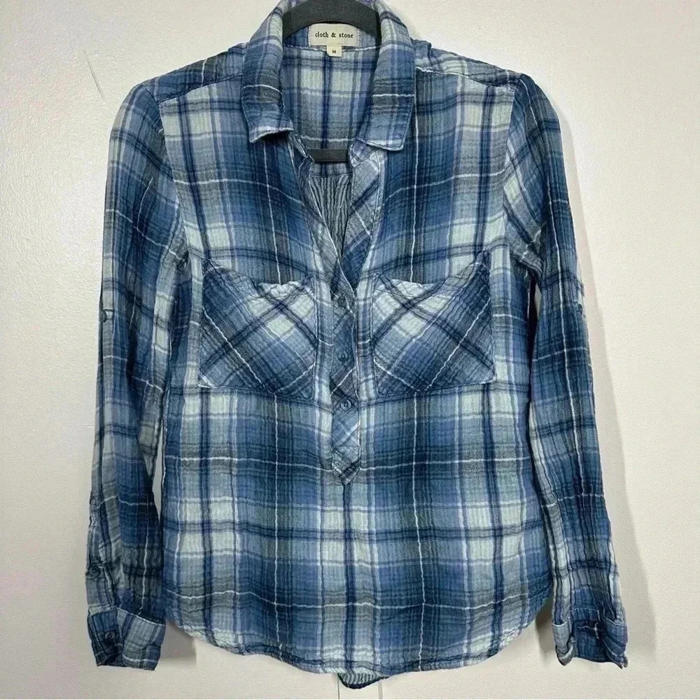 Cloth & Stone Plaid Henley Crinkle Cotton Roll Tab Sleeve Blue Women’s Size M